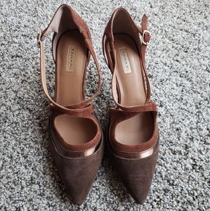🚩 5/25 item 🚩Tahari Brown suede heels